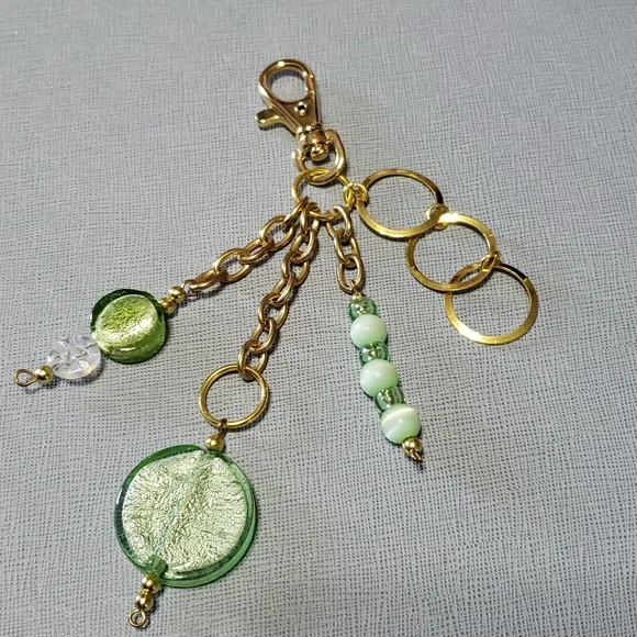 New Green Glass Bead Purse Charm - Picture 4 of 5